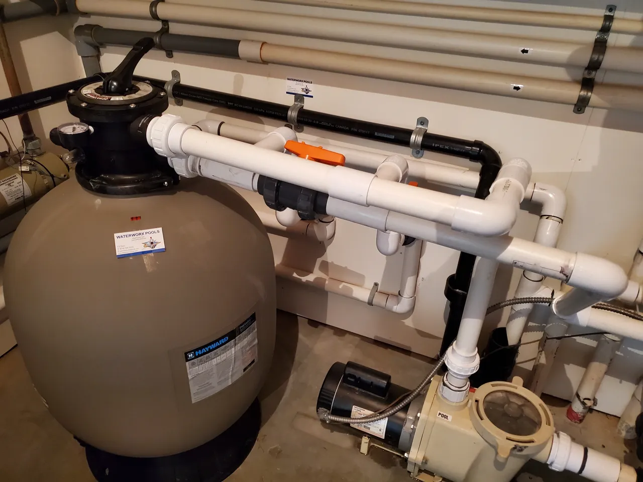 Pool filter maintenance in Abbotsford